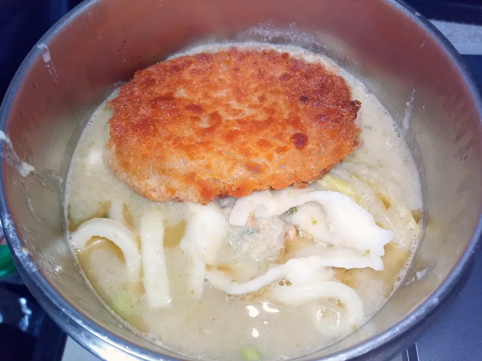 粉砕餃子鍋のコロッケうどん|darkbaronさん