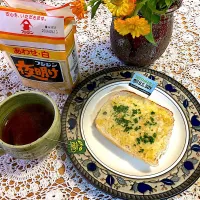 フジシン夜明け　あわせ・白🤍でマヨ味噌チーズパン🥪|さくたえさん