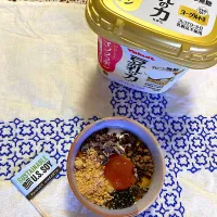 Yakult豆乳の力プレーン無糖400gでいつものトッピングもりもりにて実食😘|さくたえさん