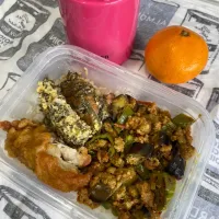 なす、ししとう、豚ひき肉のキーマカレー、ご飯、もずくちくわ卵焼き、ケンタッキーフライドチキン、スパイスオニオンスープ、みかん|pandavさん