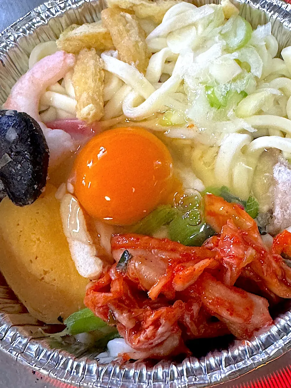 初雪の寒い日、鍋焼きうどん🍲|🐧ペンギン2さん