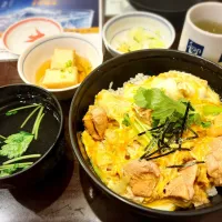 親子丼 ¥880|Blue Moon Caféさん