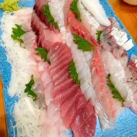 魚屋さんのお刺身盛り合わせ🐟|fumfumさん