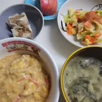 ☆夕飯☆天津飯失敗(笑)味噌汁、サラダ、焼売、リンゴ| ｼｮｺﾗさん