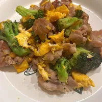 豚肉ブロッコリー卵のオイスター炒め|ぺろたんさん