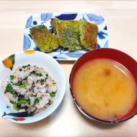 2025 1122　春菊の香味ごはん　鰆のパン粉焼き　なめことわかめのお味噌汁|いもこ。さん