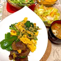 牛肉と卵の炒め物、水菜とツナのサラダ|yasukoさん