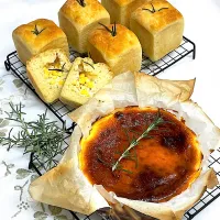 バスクチーズケーキとコーン🌽のパン| シフォンさん