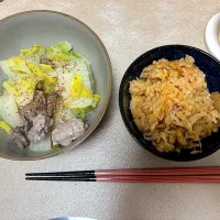 白菜と豚バラ鍋とピビンバ風チャーハン🇰🇷| S h i z🦋さん