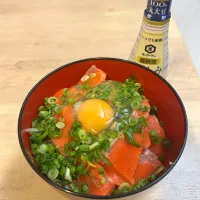 ふるさと納税のも届いたからサーモンネギトロ丼|りょうさん
