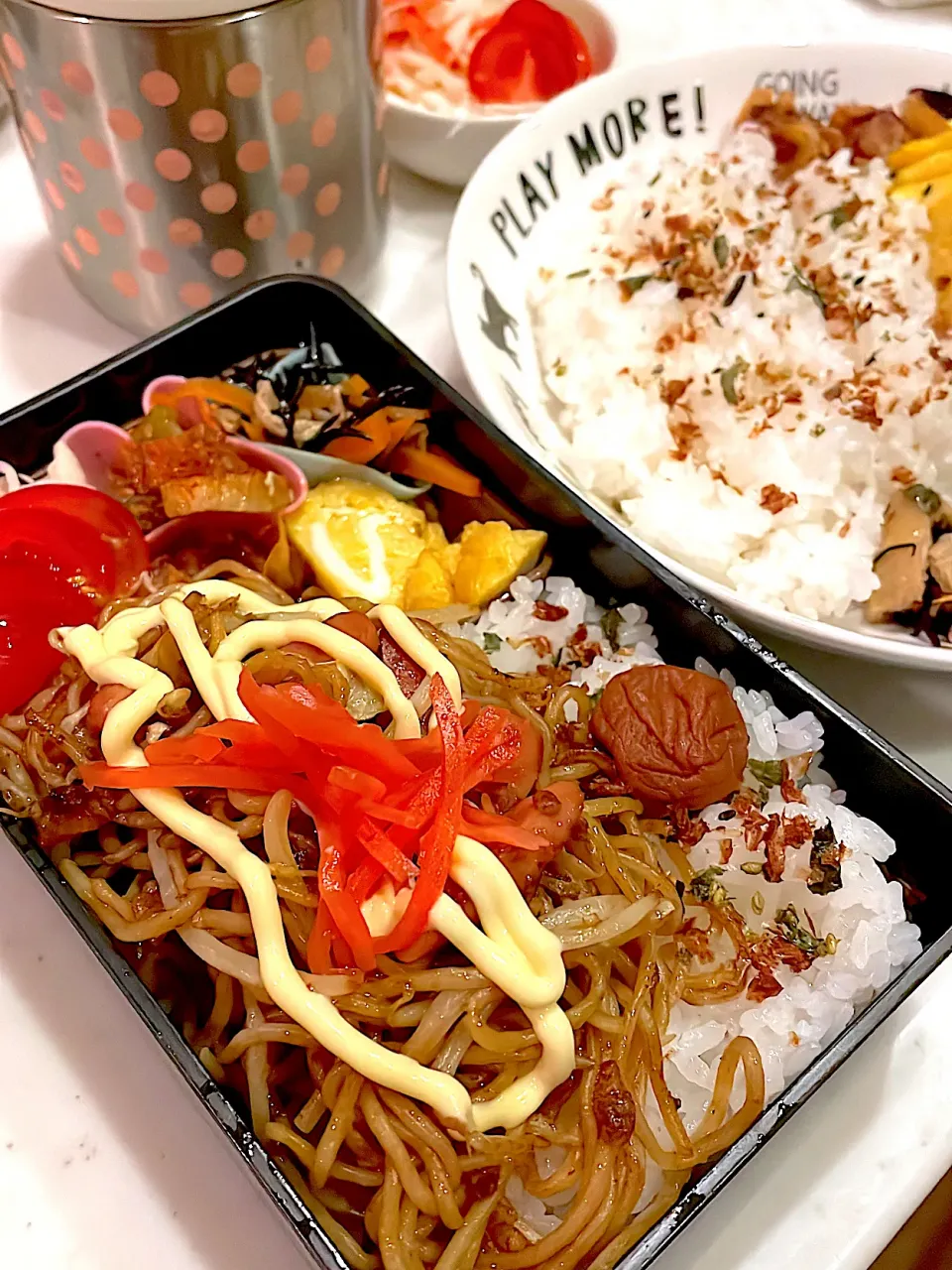 おっさん弁当&ワンプレート　ひじき　俺のチンピラ　サラダ　焼きそば　揚げしゅうまい　卵焼き　汁|ひげおやじさん