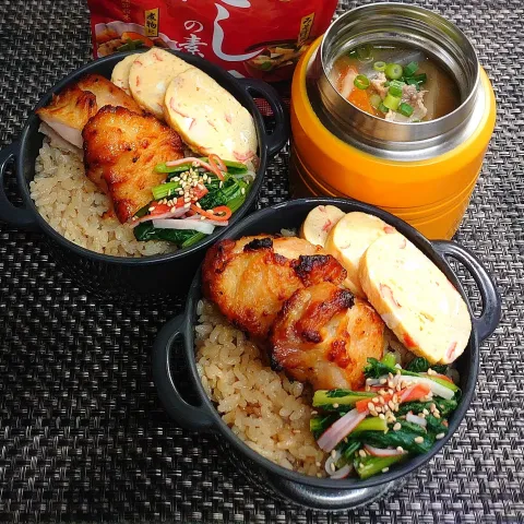 「だしの素　80g」を使ってみたSnapdishの料理・レシピ写真:母とムスコのラブラブおソロ♪ホカホカ豚汁＆さくらごはん乗っけ弁当