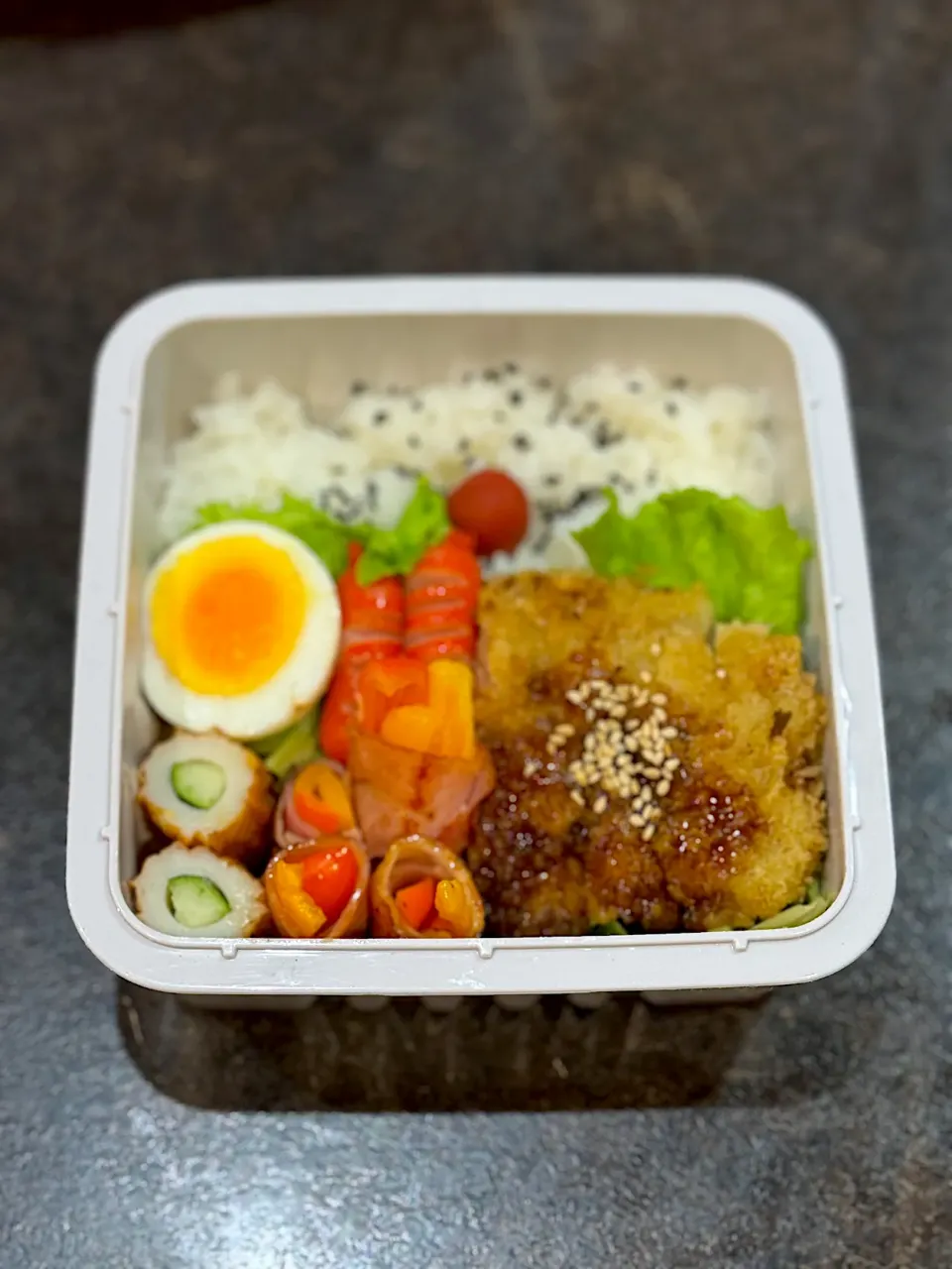 とんかつ弁当¨̮♡︎|ミムリンさん