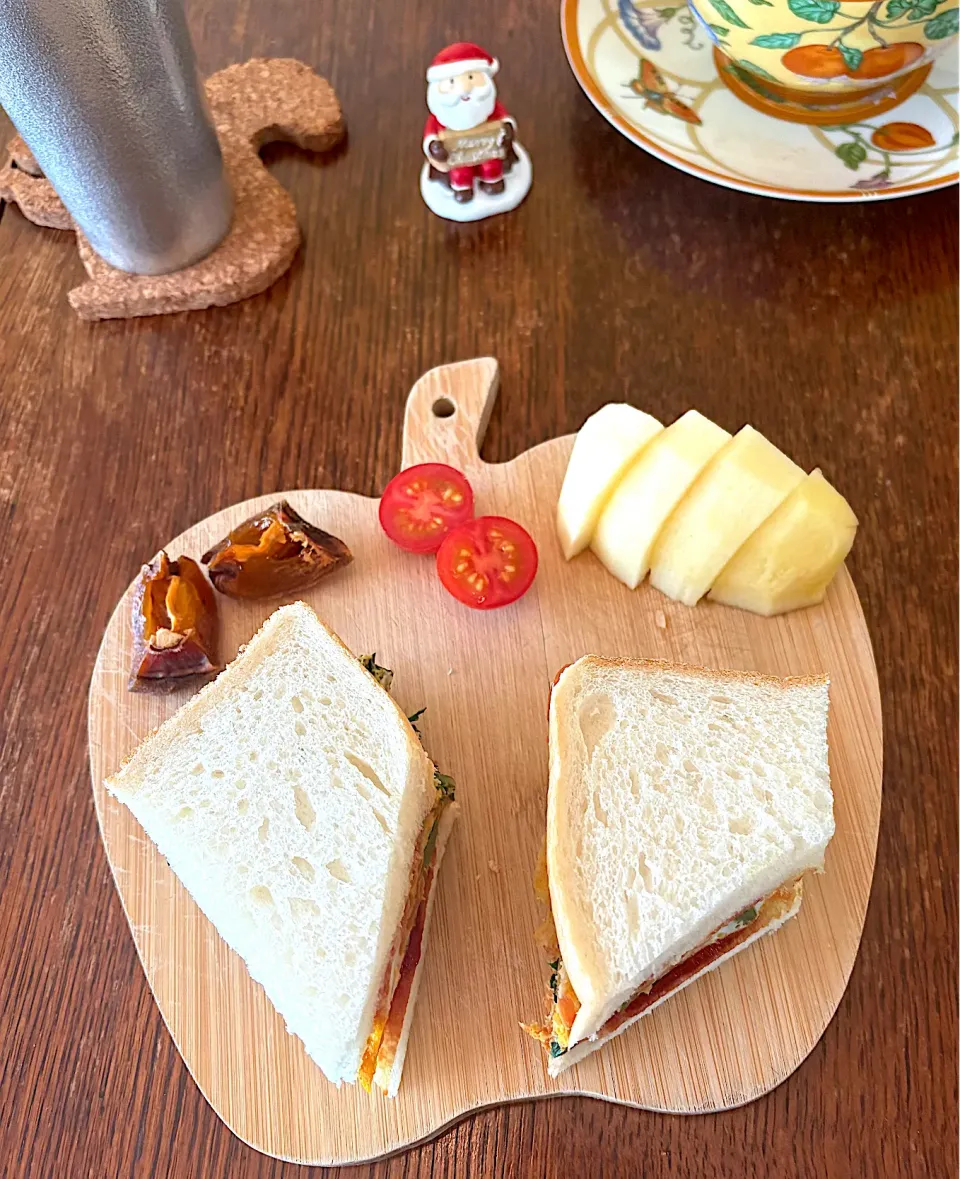 朝ごはん♯オムレツサンド|小松菜さん