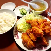 鳥唐揚げ定食 ¥900|Blue Moon Caféさん