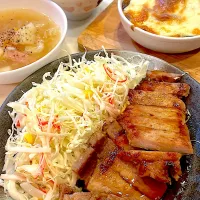 おっさん飯　ポークステーキ　カレーグラタン　汁|ひげおやじさん