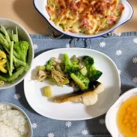 🌛*゜タラのムニエル / ポテトベーコンチーズ焼き / サラダ / コンソメスープ|Ayakaさん