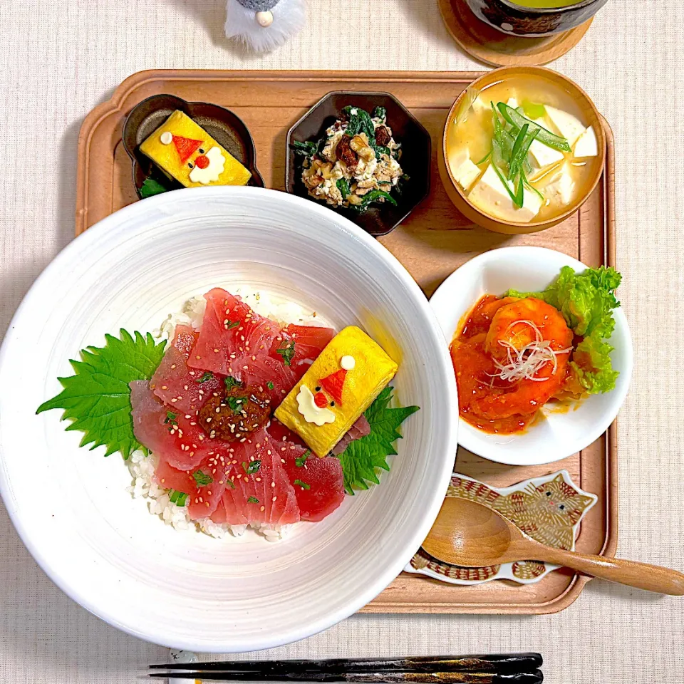 まぐろ丼のおぼんごはん|すずさん