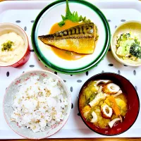 うちの晩ごはん　鯖の味噌煮、ブロッコリーと卵のサラダ、とろろ、お味噌汁|はるさく🌸さん