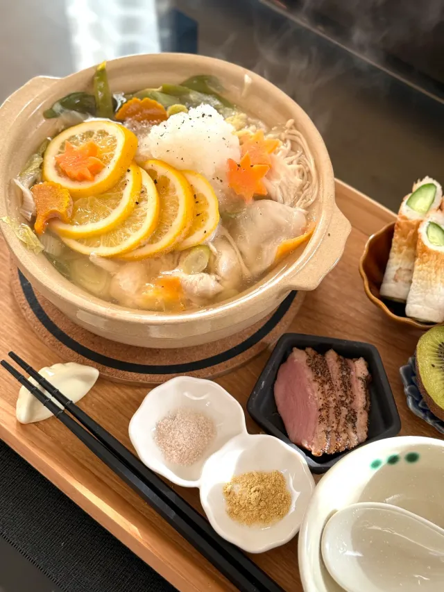 Snapdishの料理・レシピ写真:ゆかりさんの料理 レモンみぞれ鍋🍲｜お正月太り解消！リセットごはん♪