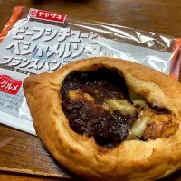 ビーフシチュートーストベシャメルソースのフランスパン|はっちぃさん