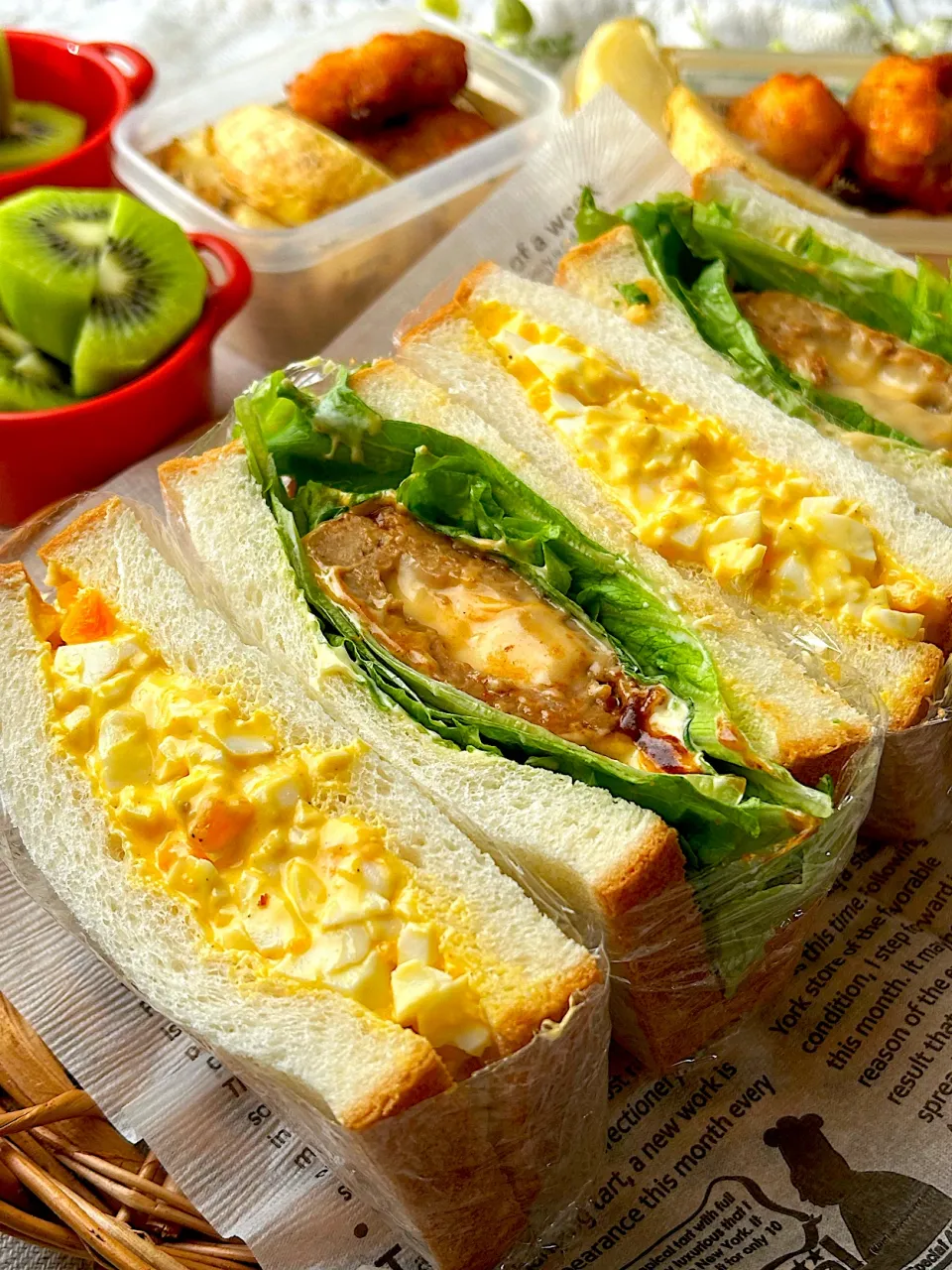 【誤差ありお弁当】チーズインハンバーグのサンドイッチ|まなまな♡さん