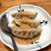 希須林　ゴマだれ水餃子|よだみなさん