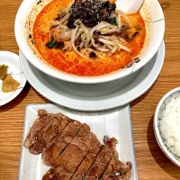 希須林　特製排骨担々麺|よだみなさん