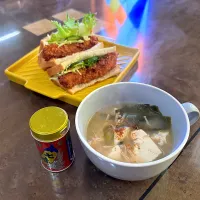 お味噌汁に七味唐辛子|かっちゃん杉さん