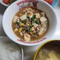 ☆夕飯☆ごはん、卵カニカマスープ、五目麻婆豆腐、エビマヨ、リンゴ|ｼｮｺﾗさん