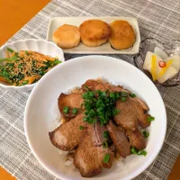 ☆焼豚チャーシュー丼　☆長芋バター醤油　☆春菊ごま和え　☆柚子大根|chikakoさん