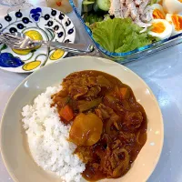 カレーライス･ささみとゆで卵のグリーンサラダ