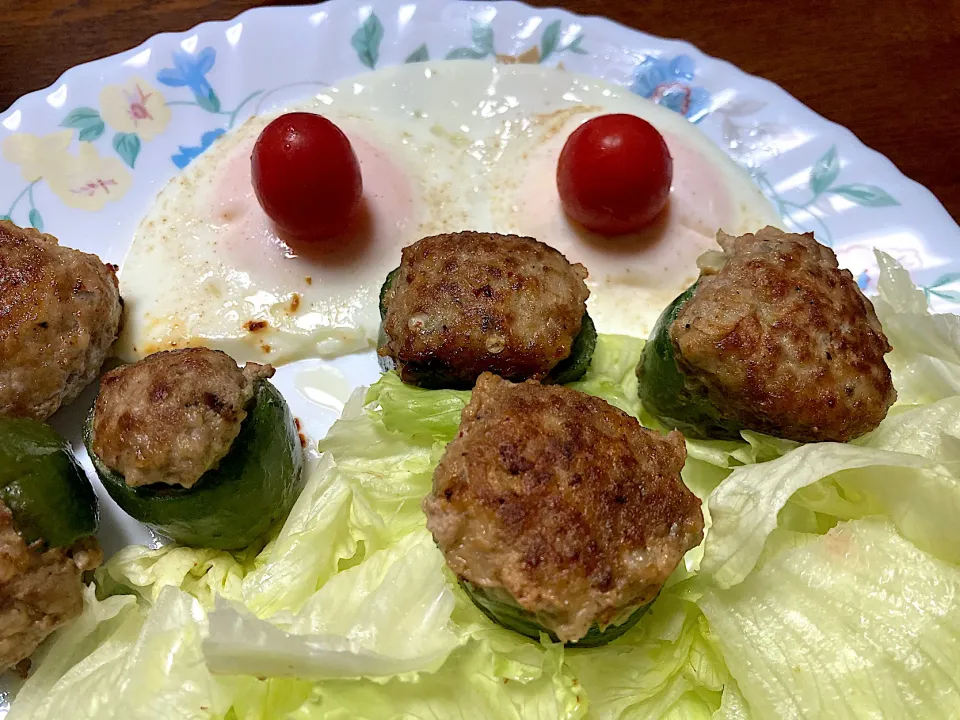 肉詰めピーマン|はっちぃさん