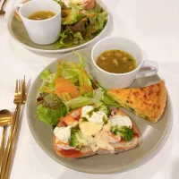 海老とブロッコリーのタルティーヌと　　　キッシュのプレート