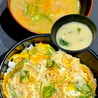 松のや 玉子丼豚汁朝食 430円|すくらんぶるえっぐさん