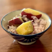 ほっこり甘い節約健康飯！さつまいもご飯🍠