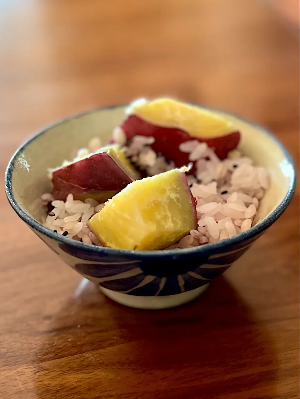ほっこり甘い節約健康飯！さつまいもご飯🍠|アッコ✨さん