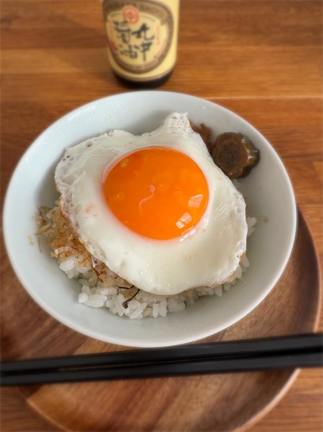 目玉焼き乗っけ丼/morimi32 | Snapdish[スナップディッシュ] (ID:8Pq8baa)