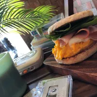 ハムエッグチーズマフィン|アズフラさん