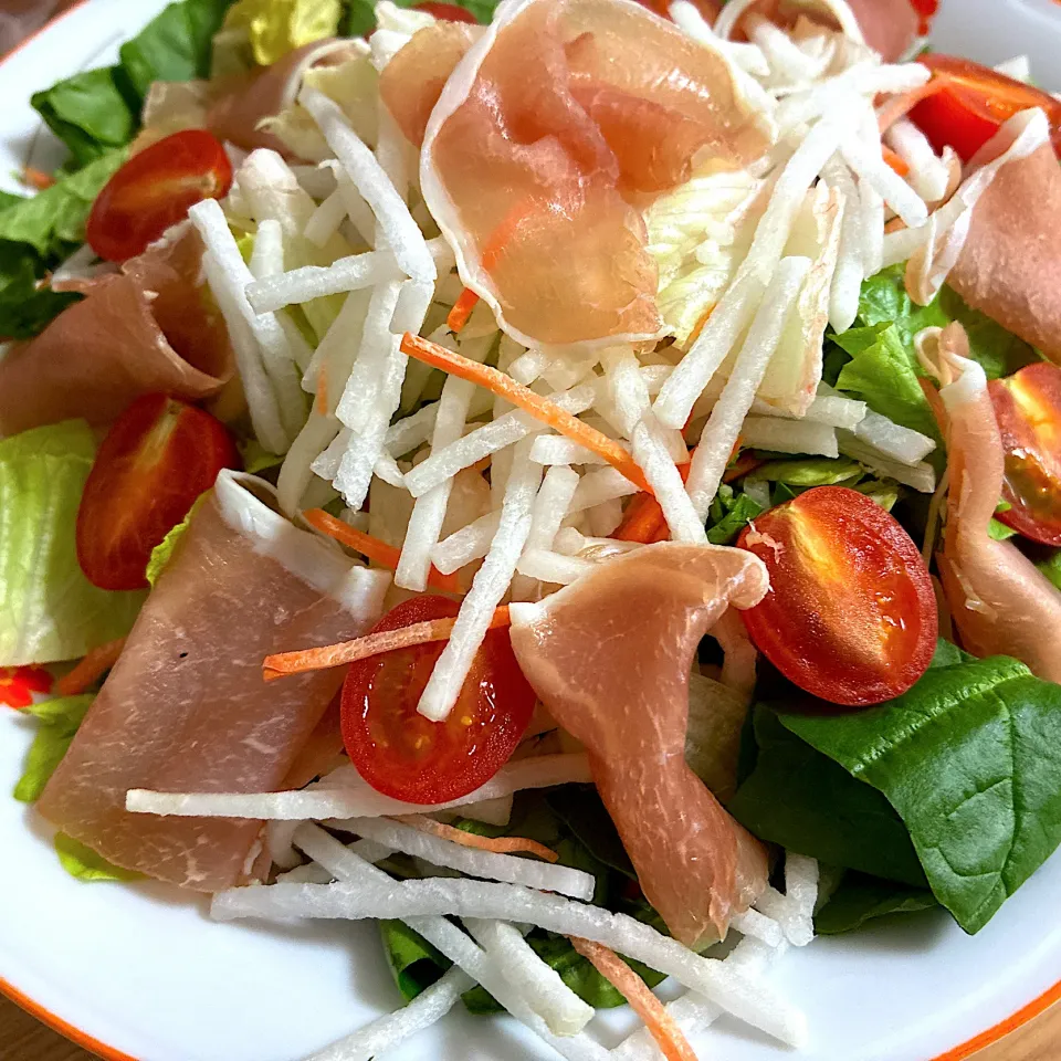 生ハムのサラダ。|くろーぶやんさん