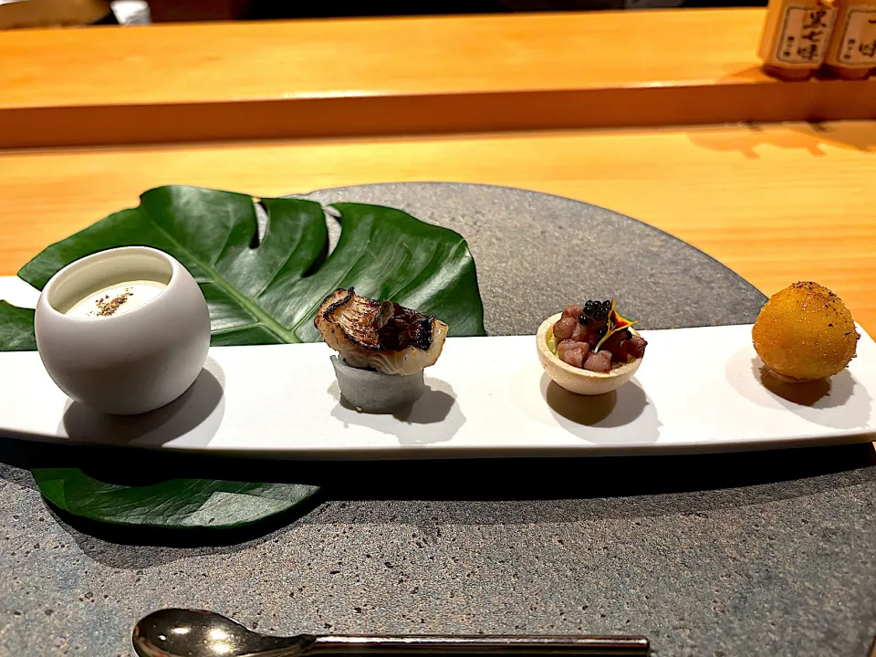 ②12月5日・［鶏のコース］・4種のアミューズ😊✨|山勝さん