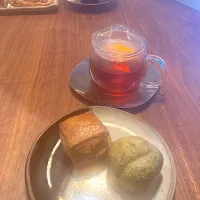 チャイとほうれん草パン、全粒粉スコーンで早朝cafe in 紺青|さくたえさん