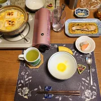 雑炊、ぶり照りと銀鮭塩焼、たまり漬けにんにく、プロセスチーズ、熱い日本茶、バナナ(昼飯)|enarinさん