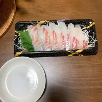 今日の晩ご飯②  サイドの鯛のお刺身　沖縄流にマース（塩）でいただきます|なびさん