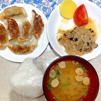餃子とレンチンきのこ|おしゃべり献立さん