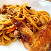 焼きそばと手羽先|パパ手料理さん
