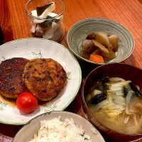 豆腐ハンバーグ（ガーリックバターポン酢）　中華風煮物　味噌汁　千枚漬け|とゆあさん
