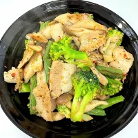 豚トロとブロッコリーの炒め物|miyuさん