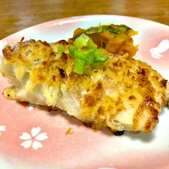 Snapdishの人気料理写真:赤魚のパン粉焼き🍀粉チーズ入り🧀