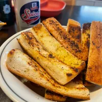 【世界ごはん探検団】Spice21のパン耳カリカリ|DKさん